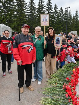 Возложение цветов в Парке Победы