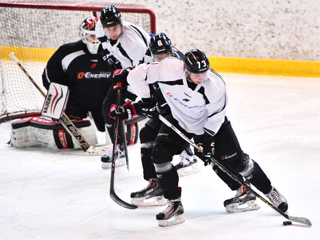 Раскатка "Авангарда" в Хомутове перед матчем с "Автомобилистом"