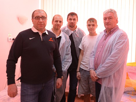 "Авангард" в гостях у детей, проходящих лечение в гематологическом отделении ОДКБ