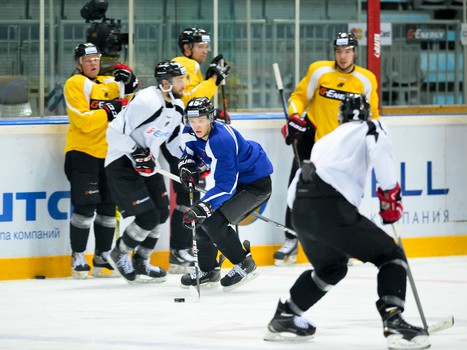 Раскатка "Авангарда" перед домашним матчем с "Трактором"