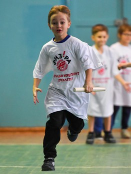 "Физ-ра с Омскими Ястребами" у первоклашек