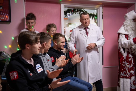 «Авангард» в гостях у болельщиков из гематологического отделения ОДКБ