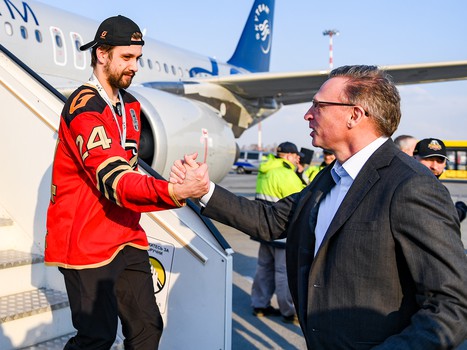 «Авангард» привёз Кубок Гагарина в Омск!