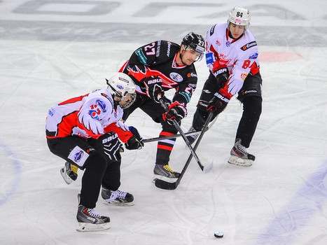 10.04.2015 "Авангард" - "Омские Ястребы" 5:4