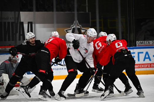 Тренировка «Авангарда» перед матчем во Владивостоке