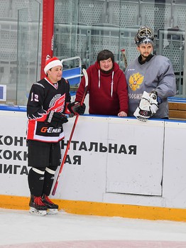 Предновогодний матч "Офисных Ястребов"