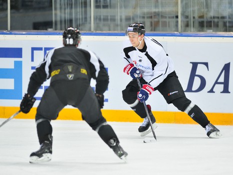 Раскатка "Авангарда" перед домашним матчем с "Северсталью"