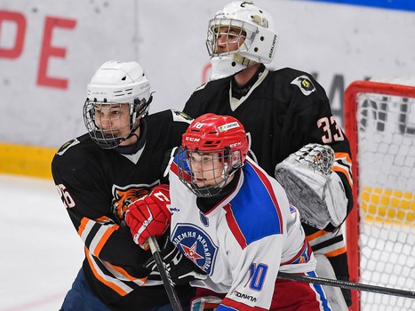 Пятый игровой день финала Первенства ЮХЛ в Омске