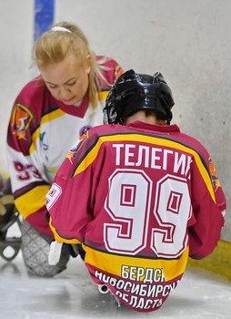 Турнир по следж-хоккею в Омске, день 1