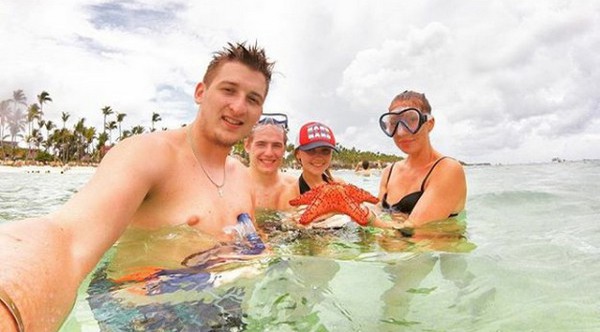 Море, рыбалка и снова море! Как хоккеисты "Авангарда" проводят отпуск