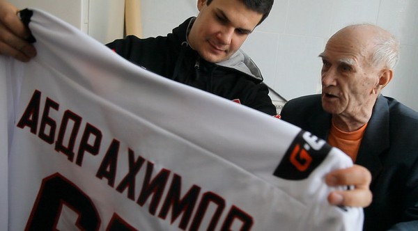 "Авангард" в гостях у самого преданного болельщика команды