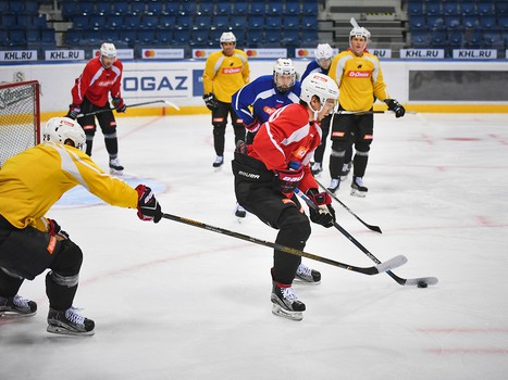 Раскатка "Авангарда" перед выездным матчем со "Слованом"