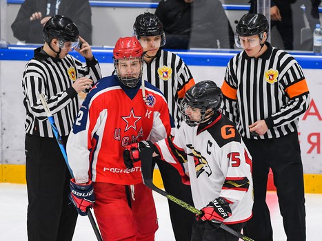 Четвёртый игровой день финала Первенства ЮХЛ в Омске