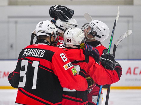 Третий игровой день финала Первенства ЮХЛ в Омске