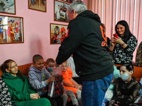 «Авангард» в гостях у детей из ОДКБ