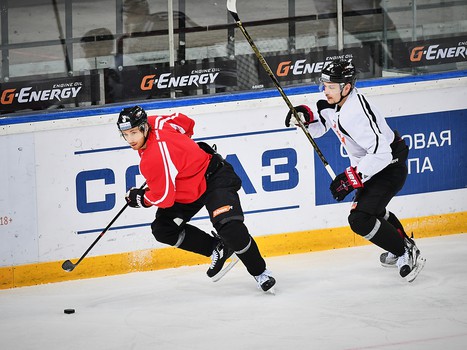 Виталий Меньшиков принял участие в раскатке "Авангарда" перед матчем с "Трактором"