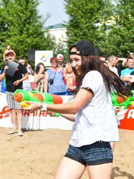 Жаркий хоккей: в Омске состоялся третий "Кубок Авангарда" по хоккею на песке
