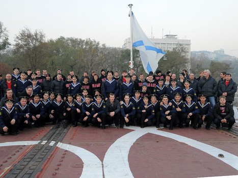 "Авангард" побывал с экскурсией на БПК "Маршал Шапошников"