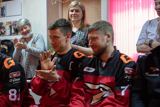 «Авангард» в гостях у гематологического отделения ОДКБ