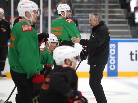 Тренировка «Авангарда» перед четвёртым матчем серии с «Металлургом»