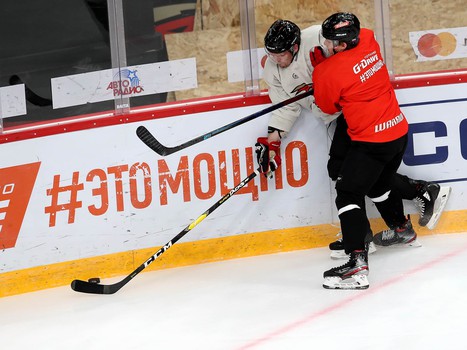 «Белые» vs «красные»: тренировочный матч