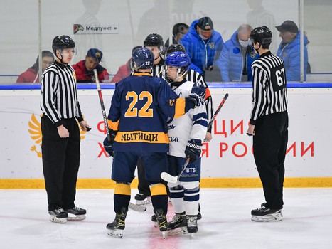 Четвёртый игровой день финала Первенства ЮХЛ в Омске