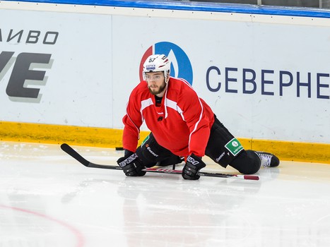 Открытая тренировка "Авангарда" для СМИ перед стартом серии с "Ак Барсом"