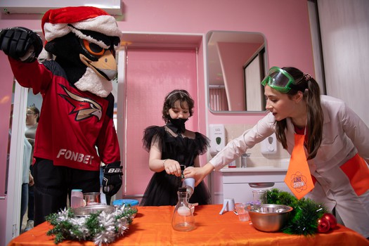 «Авангард» в гостях у болельщиков из гематологического отделения ОДКБ