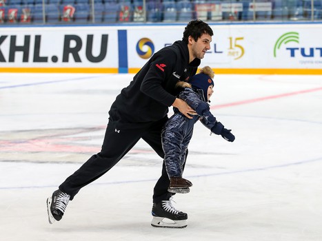 Катания «Авангарда» с семьями