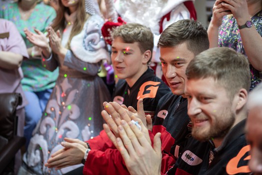 «Авангард» в гостях у гематологического отделения ОДКБ