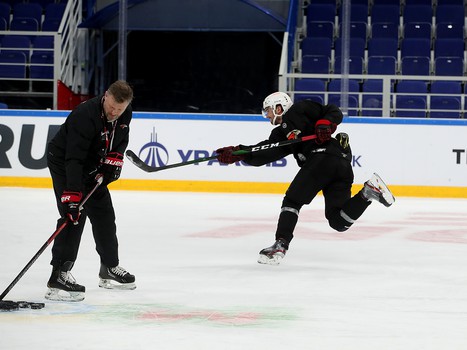 Тренировка «Авангарда» перед матчем в Уфе