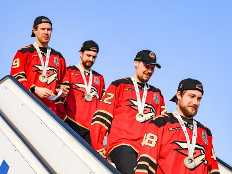 «Авангард» привёз Кубок Гагарина в Омск!