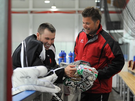 Первая тренировка "Авангарда" на льду