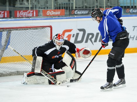 Раскатка "Авангарда" перед домашним матчем с "Нефтехимиком"