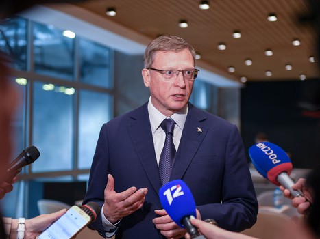 Встреча обладателя Кубка Гагарина Кирилла Семёнова и губернатора Александра Буркова в Академии «Авангард»