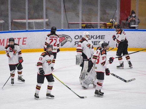 Полуфиналы и матчи за 5-8 места Первенства ЮХЛ в Омске