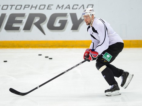 Открытая тренировка "Авангарда" для СМИ перед стартом серии с "Ак Барсом"