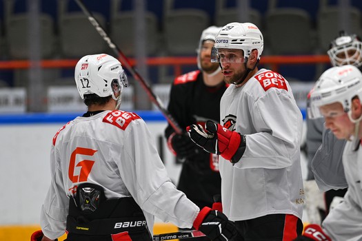 Тренировка «Авангарда» перед матчем в Хабаровске