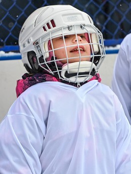 Уроки хоккея проходят в 10 школах Омска