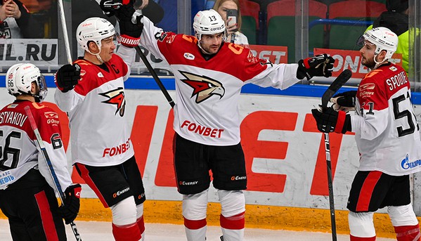 ЧЕТЫРЕ ПОБЕДЫ НА ВЫЕЗДЕ | Победная раздевалка «Авангарда» после «Ак Барса» (ВИДЕО)