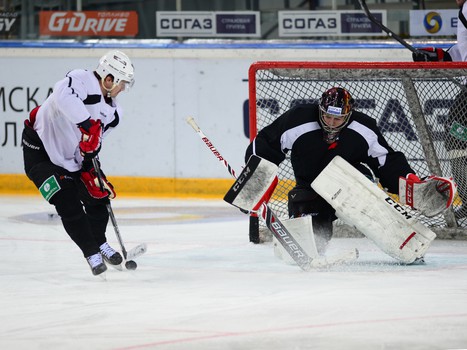 "Авангард" готовится к матчу с "Сибирью"