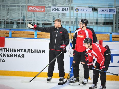 "Авангард" готовится к противостоянию с действующим чемпионом - СКА