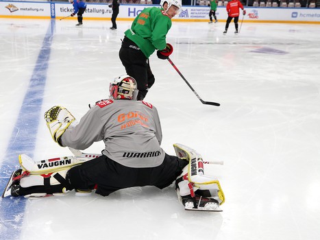Тренировка «Авангарда» перед шестым матчем серии с «Металлургом»