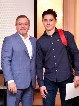 Благотворительный вечер для воспитанников хоккейной школы "Авангард"