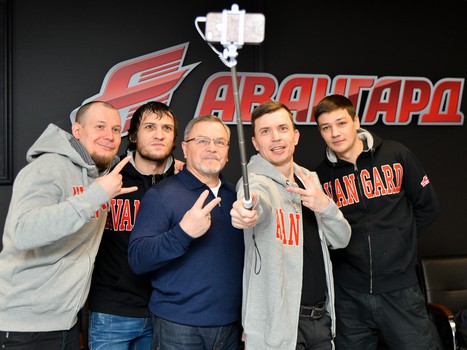 Группа "Жара" в гостях у "Авангарда"