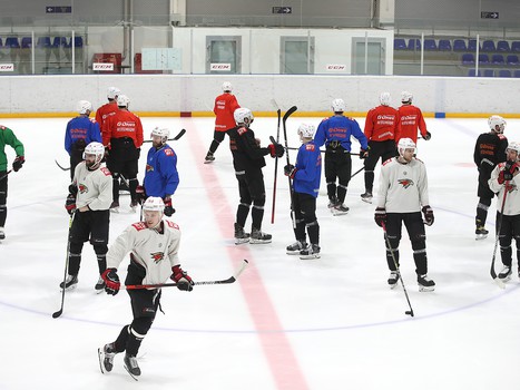 Тренировка «Авангарда» перед первым матчем серии с «Ак Барсом»