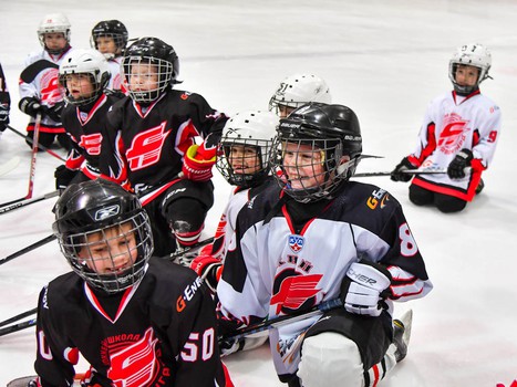 Новогодний праздник в хоккейной школе "Авангард"