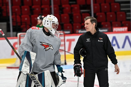 Алексей Мельничук тренируется с «Авангардом»