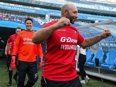 Товарищеский матч по футболу. Сборная «Авангард» - «Мощные СМИ» 13:2