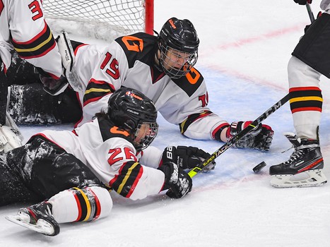Заключительный день финала Первенства ЮХЛ в Омске
